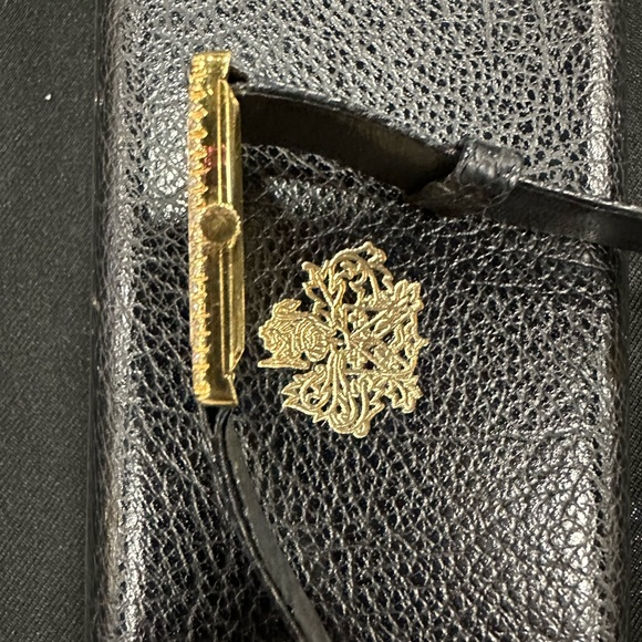 Piaget 18k Tank Watch with Diamonds on the case.  Manual wind movement 1980’s - Picture 4 of 5